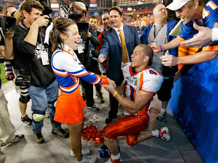 ian-johnson-proposal-chrissy-popadics-boise-state-oklahoma-fiesta-bowl.jpg
